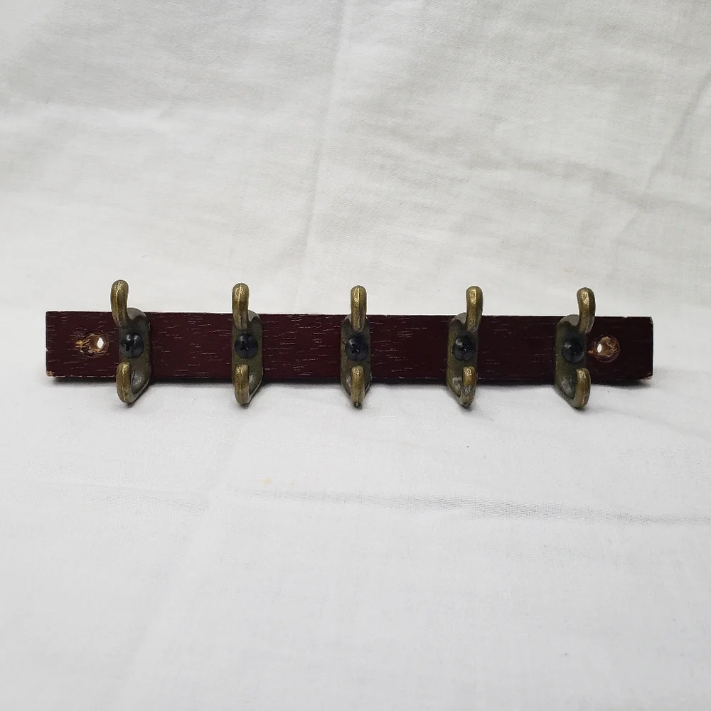 Vintage Mini Wooden Hook Rack Five Double Sided Metal Hooks Small Spaces 7